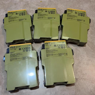 777585 PZE X4P 24VDC 4n/o PILZ